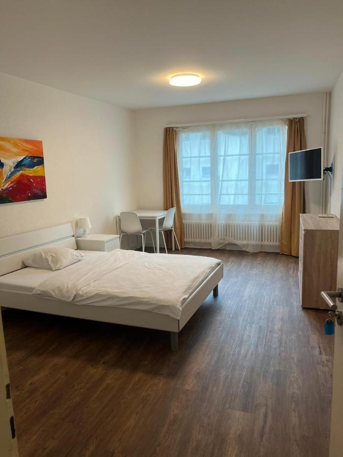 Zimmer Mit Geteiltem Bad & Kuche Brugg  Extérieur photo